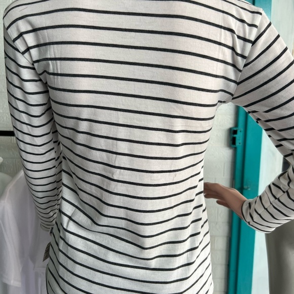 T-Shirt - Picture 3 of 7